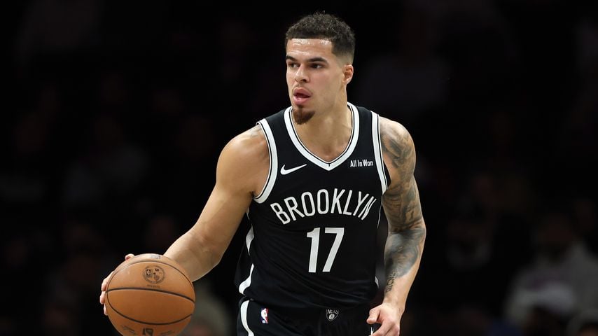 Michael Porter Jr. dribbelt für die Brooklyn Nets gegen die Miami Heat im Barclays Center, New York, 18. Dezember 2025