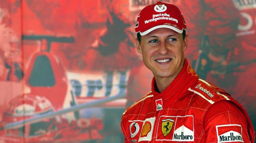 Nach tragischem Unfall: Michael Schumacher signiert F1-Helm