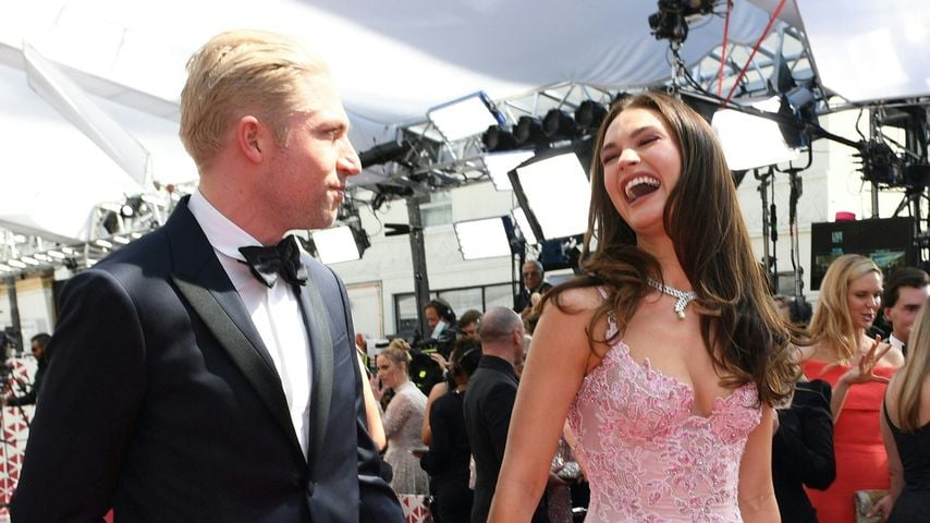 "Einander vermisst": Lily James bandelt mit Ex Michael an