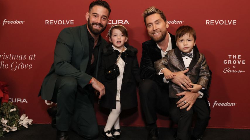 Michael Turchin, Lance Bass und die Zwillinge Violet und Alexander im November 2024