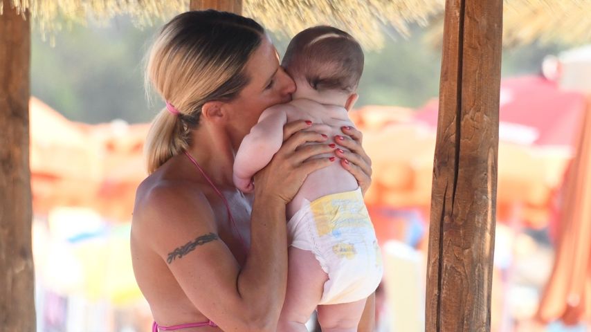 Michelle Hunziker mit ihrem Enkel im August 2023
