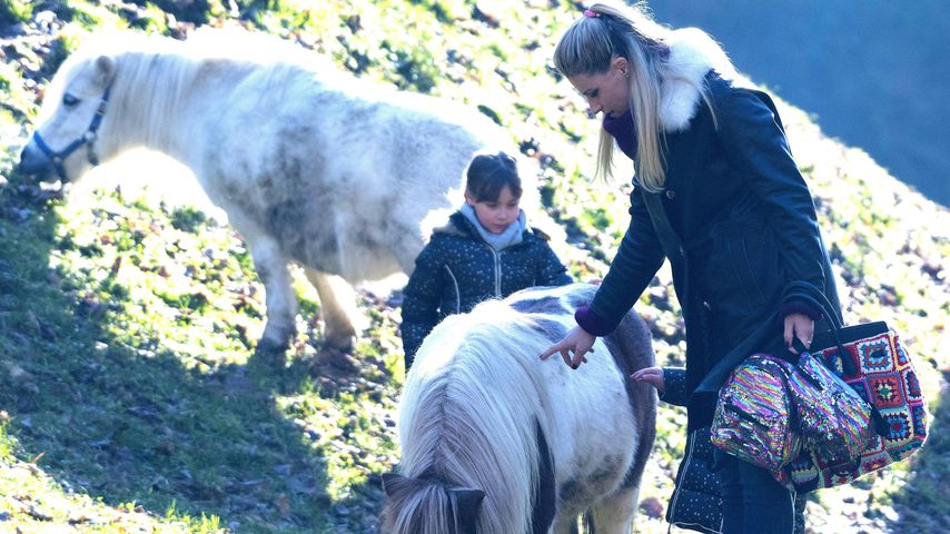 Michelle Hunziker beim Reiten mit ihren Töchtern Sole und Celeste