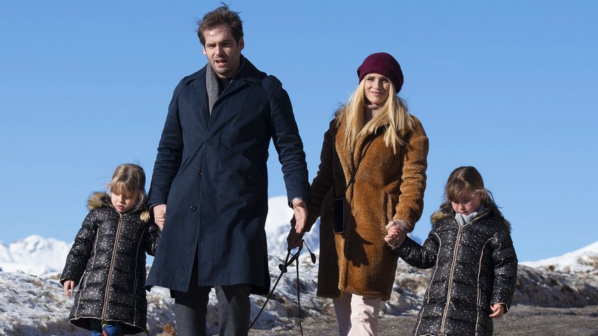 Michelle Hunziker und Tomaso Trussardi mit ihren Töchtern Sole and Celeste, Dezember 2019