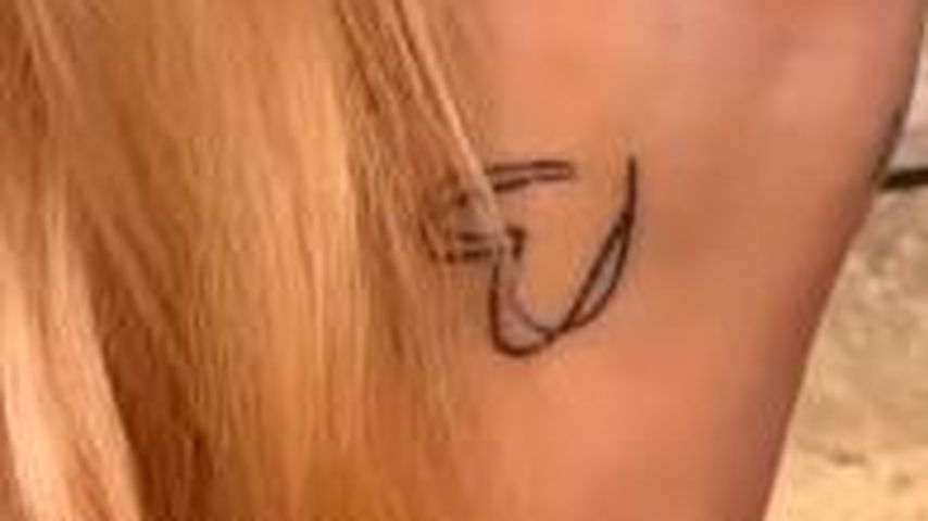 Michelle Monballijns Herz-Tattoo, Juni 2025