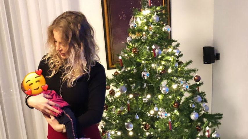 Michelle Schellhaas mit ihrer Tochter im Dezember 2020
