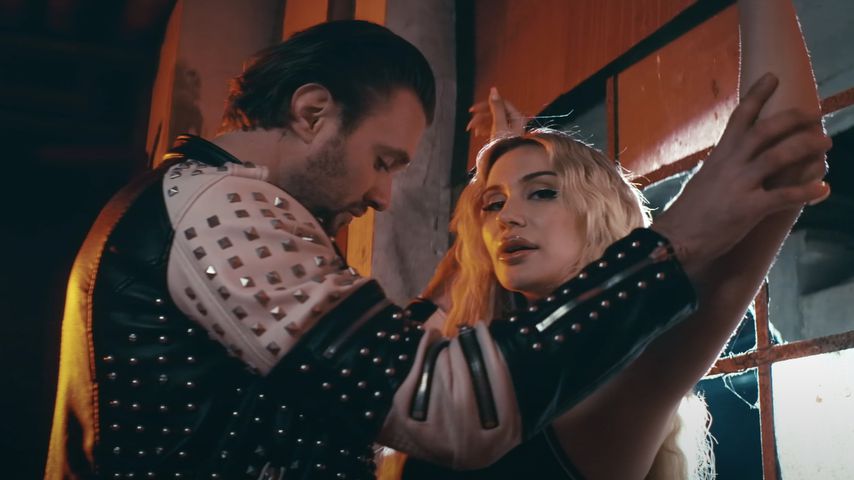 Rosen-Boy Michi Bauer ist im Musikvideo von Eko Freshs Frau!