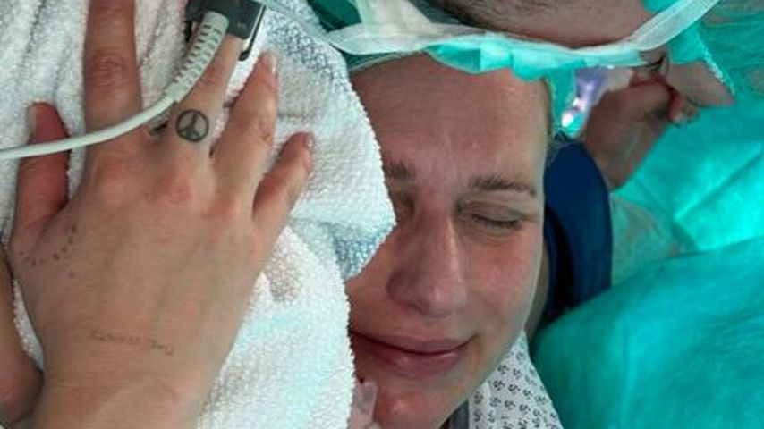 Michi von Want mit ihrem Baby im Juni 2023