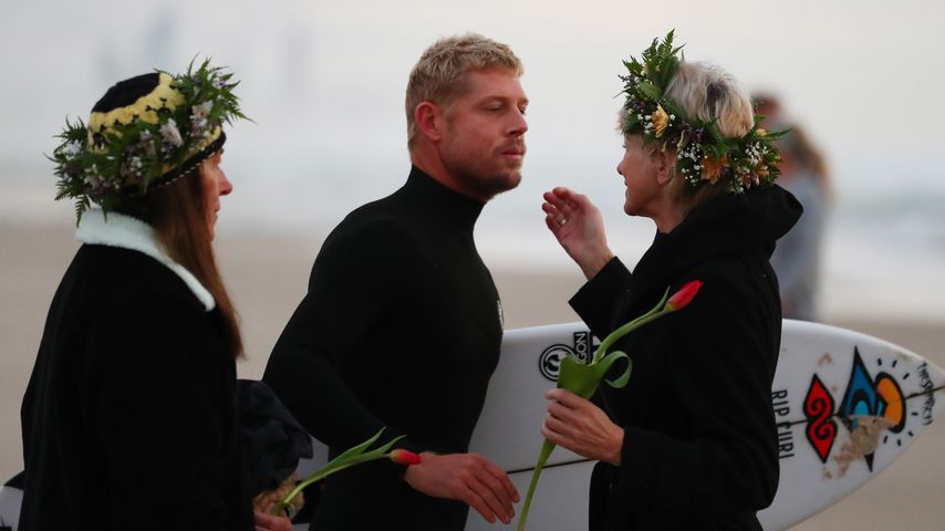 Mick Fanning bei Alex Pullins Gedenkfeier