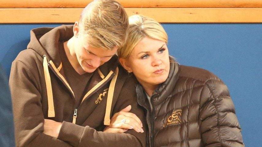 Mick Schumacher und Corinna Schumacher während einem Event