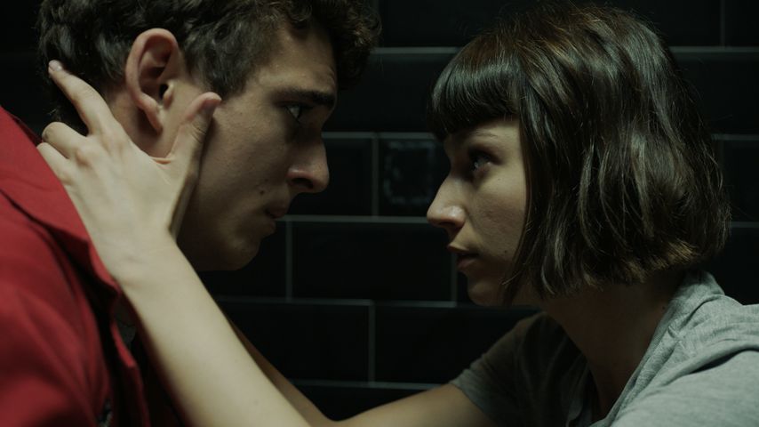 Miguel Herrán und Úrsula Corberó in der Netflix-Serie "Haus des Geldes"