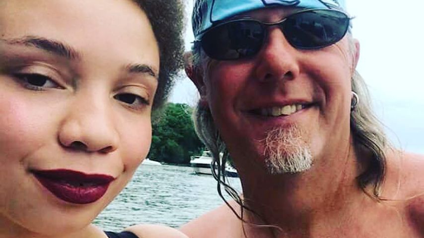 Mikaela Spielberg mit ihrem Verlobten Chuck Pankow