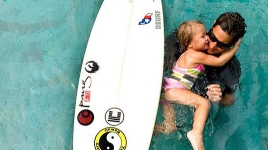 Mikala Jones mit seiner Tochter Isabella