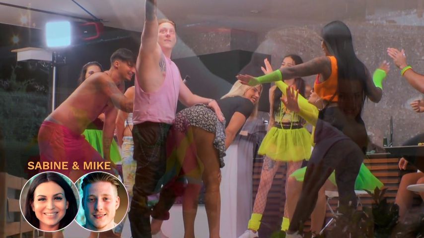 Mike Brown und Gina Alicia bei "Temptation Island"