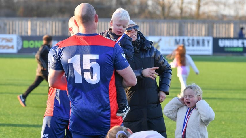 Mike Tindall mit seiner Frau Zara und seinen Kids Lucas, Mia und Lena