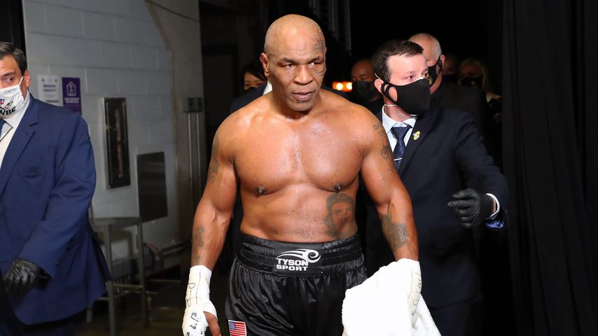 Mike Tyson nach seinem Kampf gegen Roy Jones Jr.