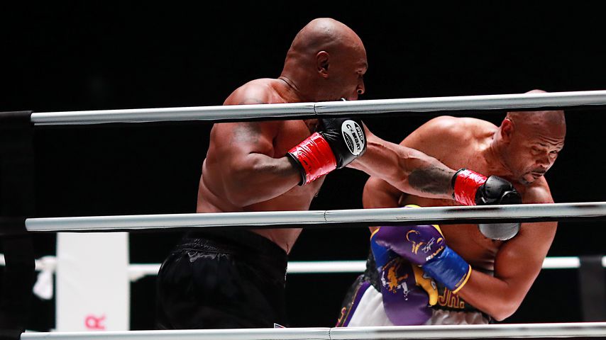 Mike Tyson und Roy Jones Jr. im Staples Center in Los Angeles
