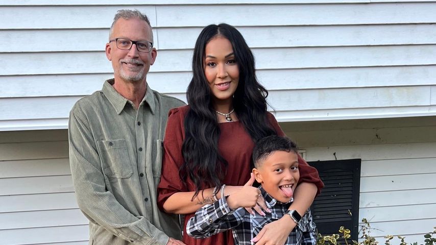 Mila De Jesus, Influencerin mit ihrem Ehemann und Sohn