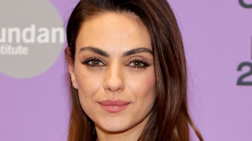 Mila Kunis findet Fotos von Ashton und Reese "so peinlich"