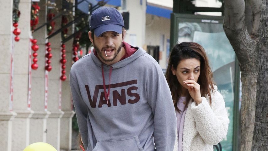 Mila Kunis und Ashton Kutcher mit ihren Kindern, November 2019