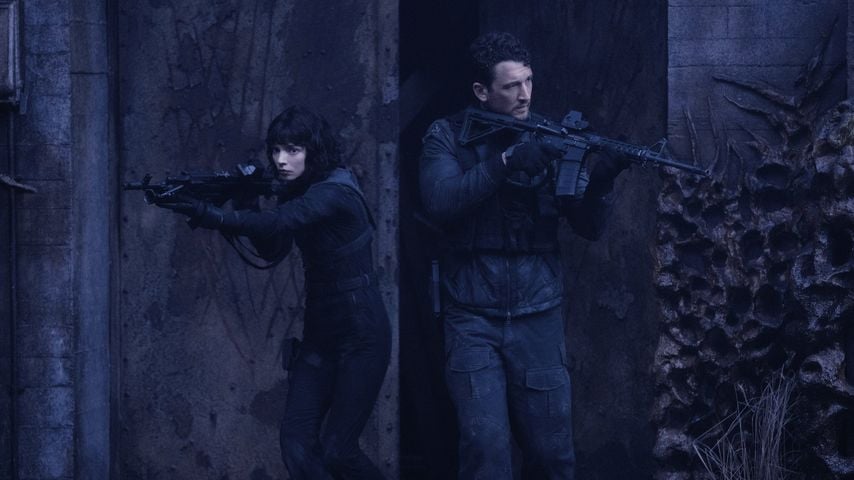 Miles Teller und Anya Taylor-Joy in einer Szene aus "The Gorge" (2025)