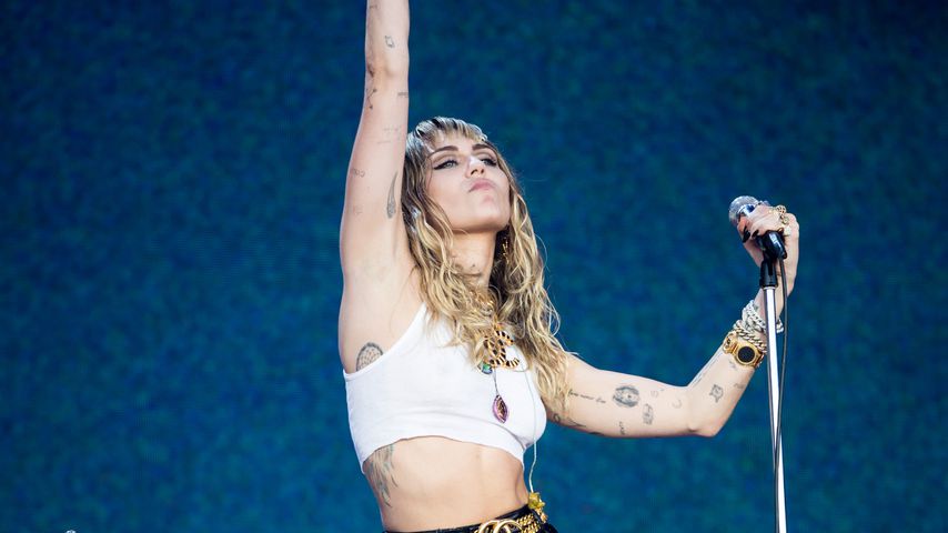 Miley Cyrus bei einem Auftritt beim Glastonbury Festival