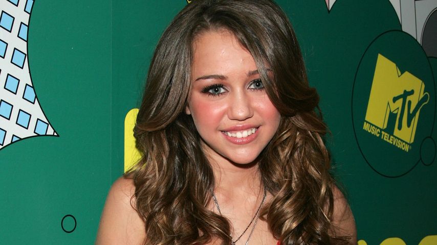 Miley Cyrus, Juni 2006