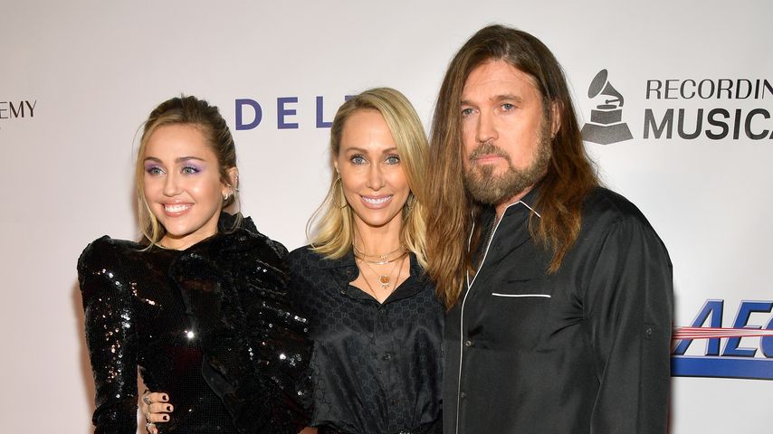 Miley Cyrus mit ihren Eltern Tish und Bily Ray