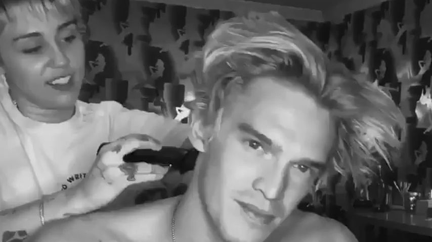 Miley Cyrus und Cody Simpson im April 2020