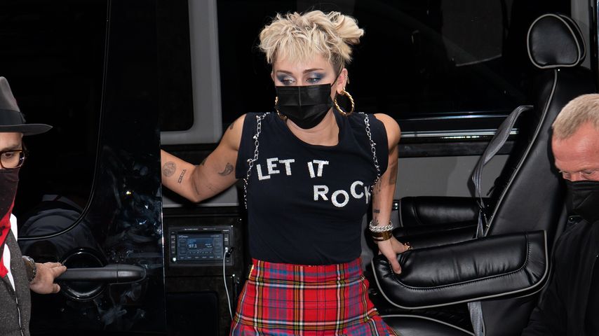 Fischnetz-Look: So zeigt sich Miley Cyrus in New York City