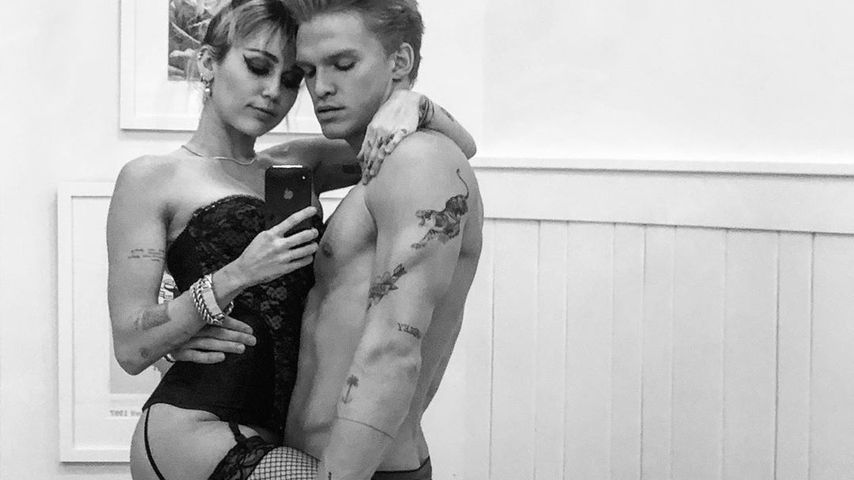 Miley Cyrus und Cody Simpson im November 2019