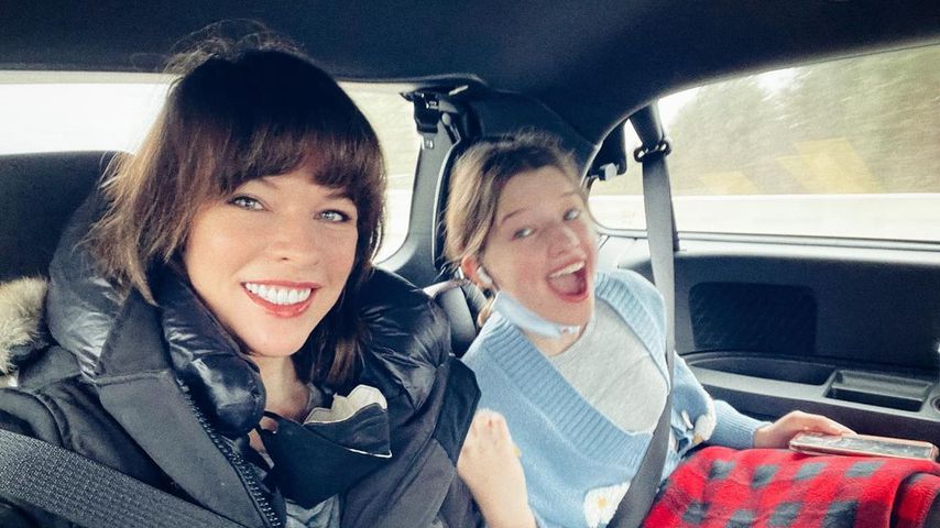 Erkannt? Milla Jovovichs Tochter spielt in "Black Widow" mit