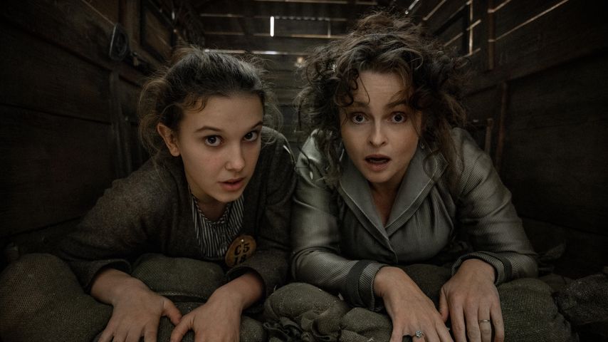 Millie Bobby Brown und Helena Bonham Carter in "Enola Holmes 2"