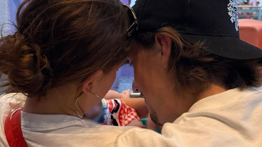Millie Bobby Brown und Jake Bongiovi mit ihrer Tochter