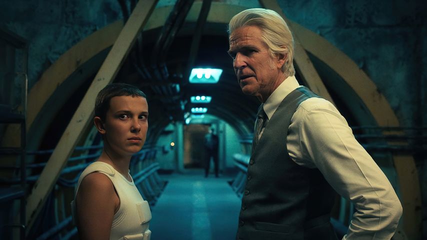 Millie Bobby Brown und Matthew Modine in Stranger Things