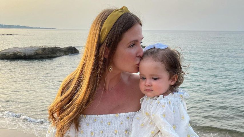 Erstes Mal zu dritt: Millie Mackintosh ist im Familienurlaub
