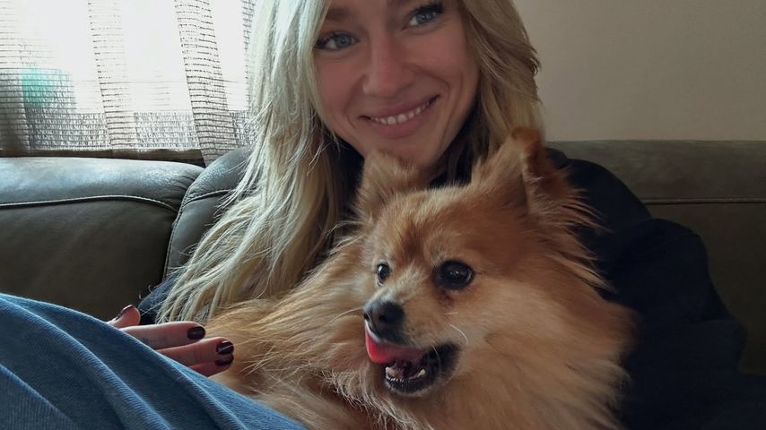 Mimi Gwozdz und ihr Hund Malio, März 2025