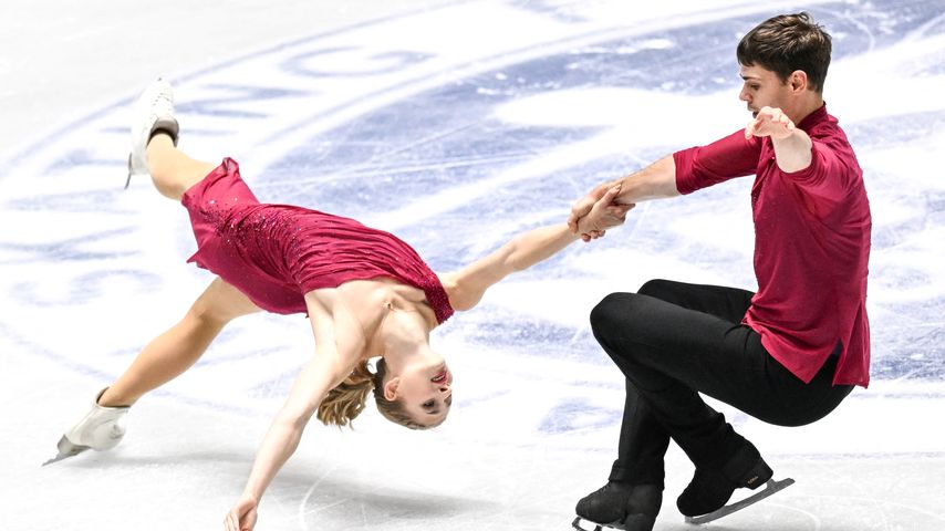Die Eiskunstläufer Minerva-Fabienne Hase und Nolan Seegert