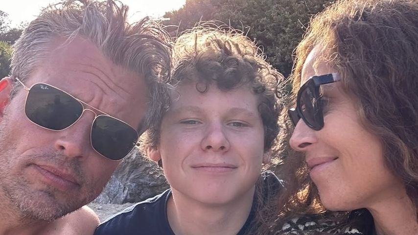 Minnie Driver mit ihrem Verlobten und ihrem Sohn 2025