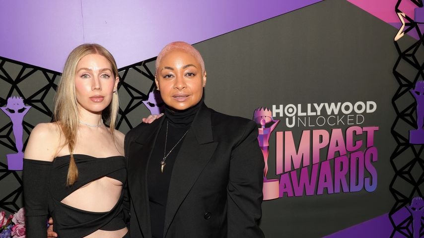 Miranda Pearman-Maday und Raven-Symoné bei den Hollywood Unlocked Impact Awards im Beverly Hilton, Beverly Hills, 21. Juni 2024