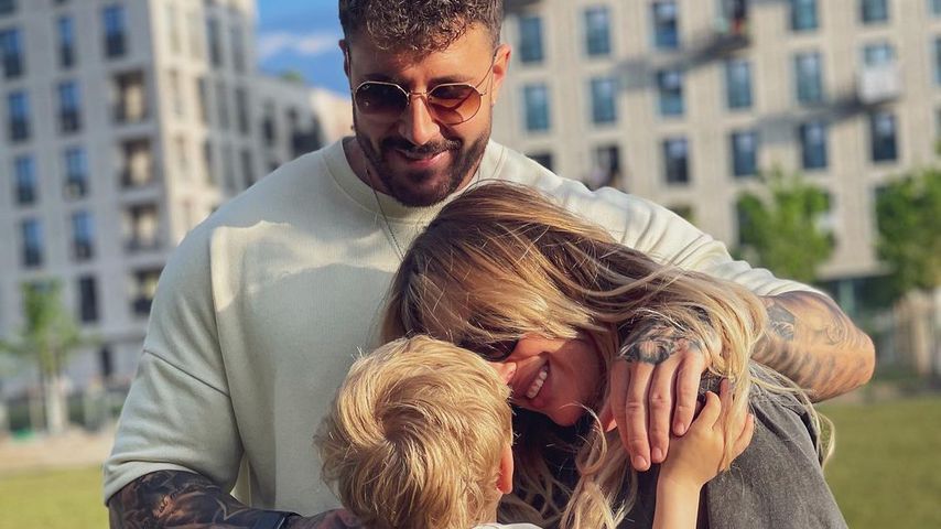 Mischa Mayer mit Samantha Abdul und ihrem Sohn