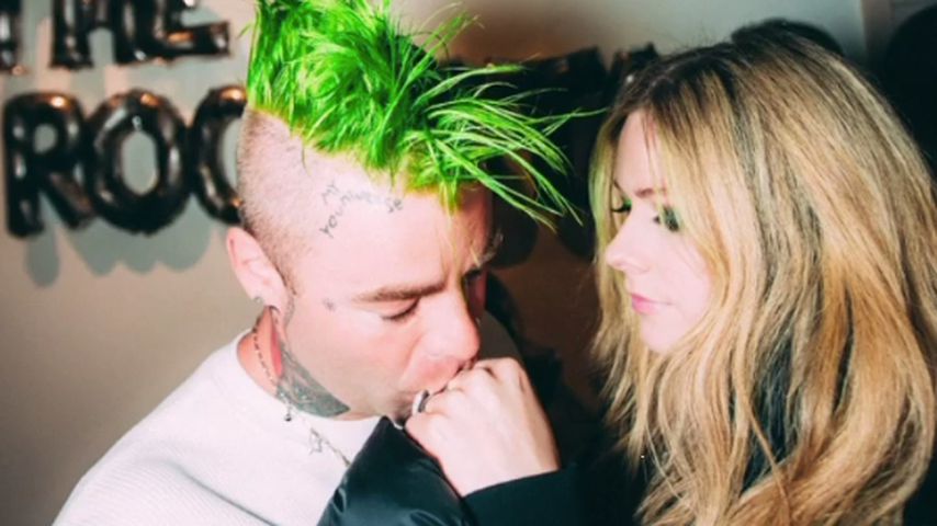 Avril Lavigne feiert 34. Geburtstag ihres Freundes Mod Sun