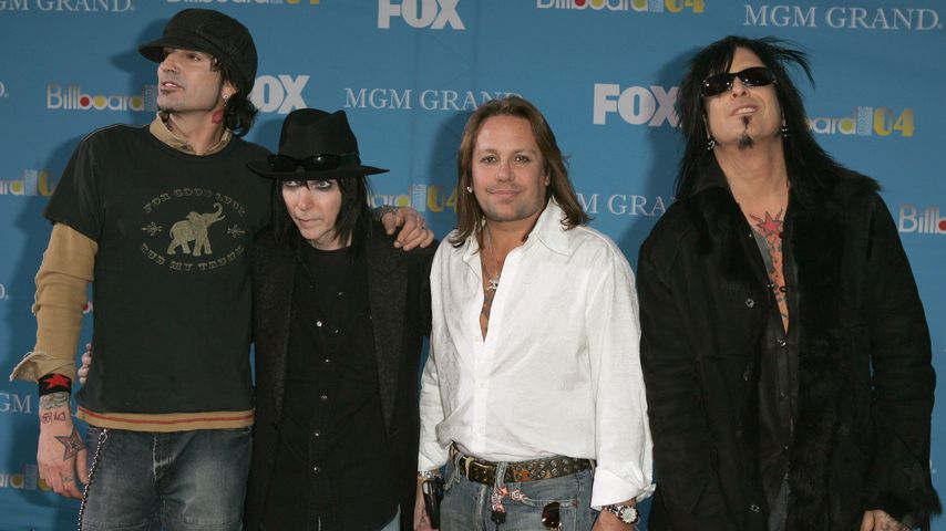 Mötley Crüe, 2004