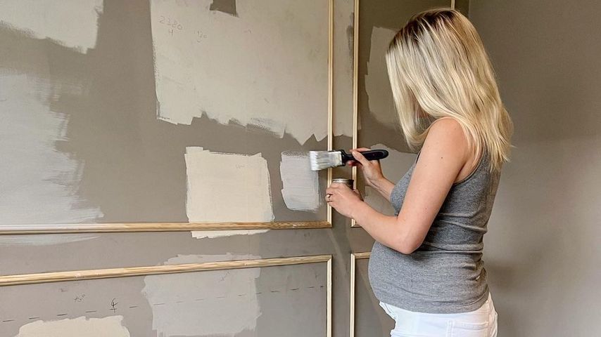 Mollie King streicht das Kinderzimmer ihrer Tochter