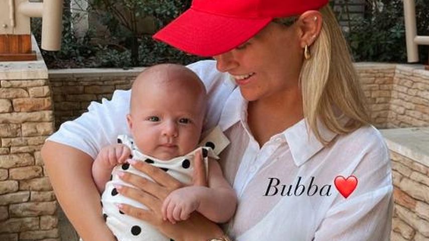 Molly-Mae Hague mit ihrer Tochter Bambi im April 2023