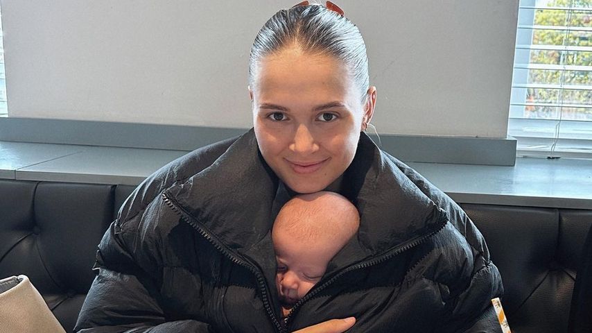 Molly-Mae Hague mit ihrer Tochter Bambi im April 2023