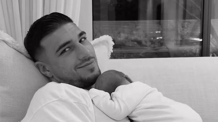 Tommy Fury und seine Tochter, Januar 2023