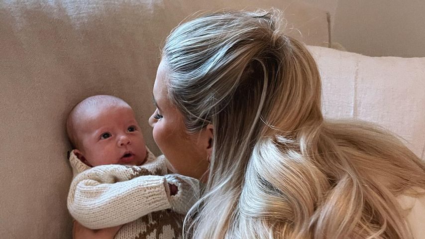 Molly-Mae Hague mit ihrer Tochter Bambi im März 2023