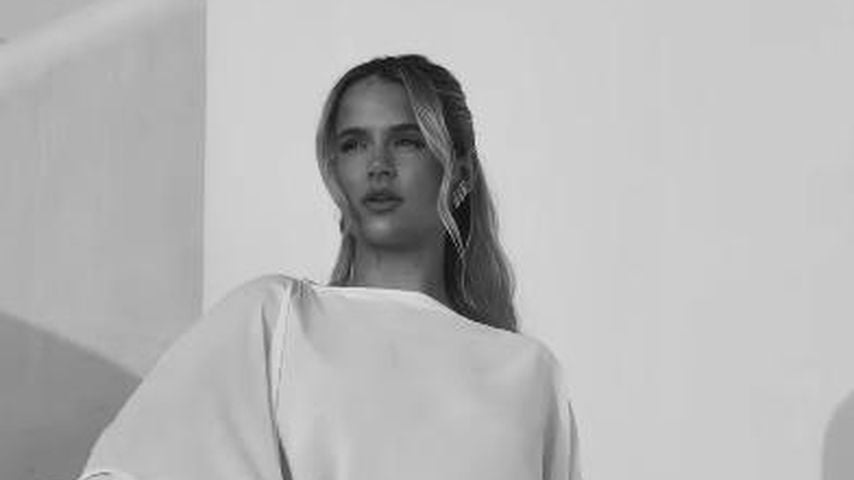 Schwangere Molly-Mae zeigt ihren großen Babybauch