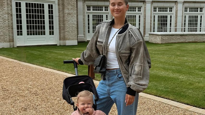 Molly-Mae Hague mit ihrer Tochter Bambi im Juni 2024