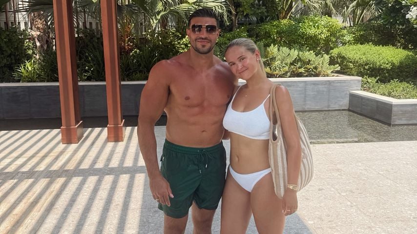 Elf Wochen nach Geburt zeigt Molly-Mae ihre Bikini-Figur